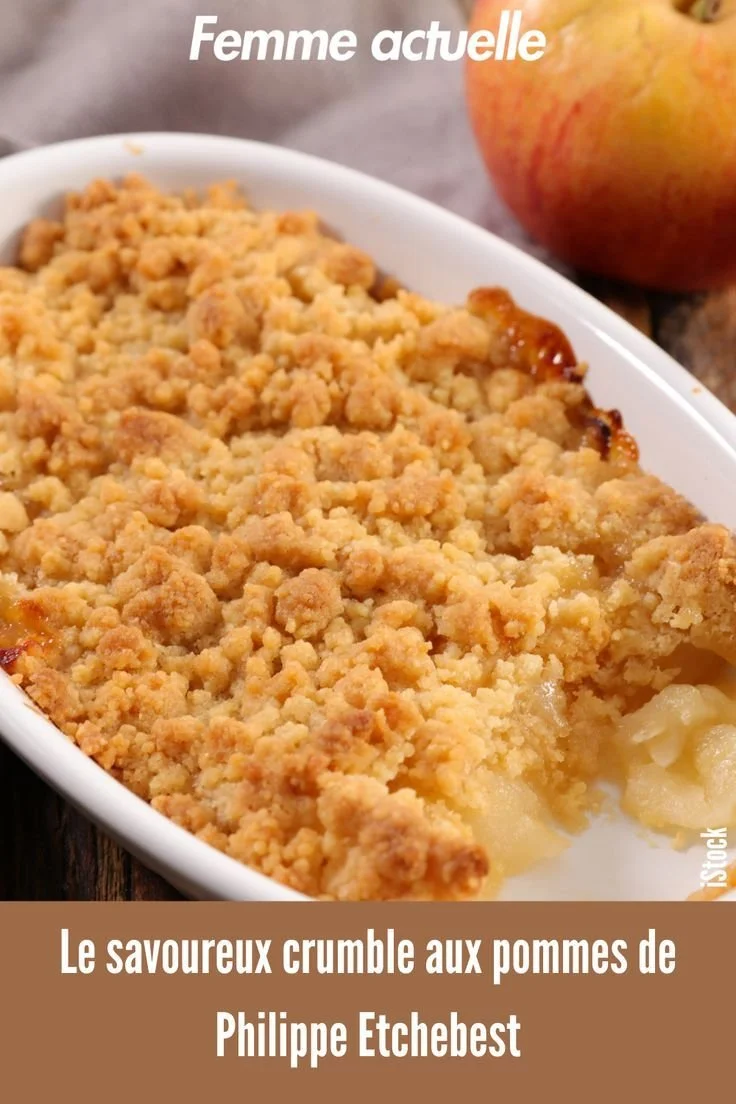 Delicious apple crumble dessert with spiced apples and crunchy topping